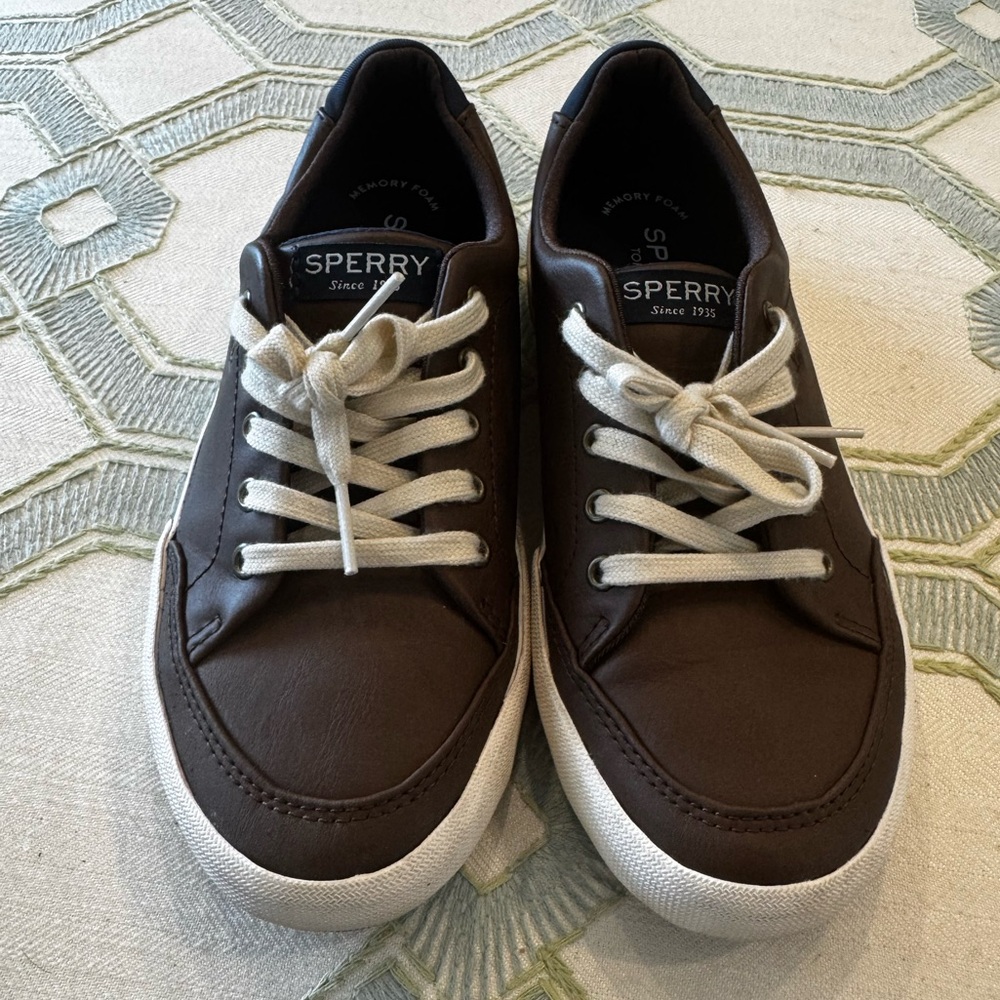 Sperry Brown Leather Low-Top Sneakers with Cream Laces